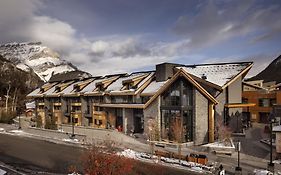 Peaks Hotel And Suites